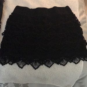 Lace stretchy mini skirt